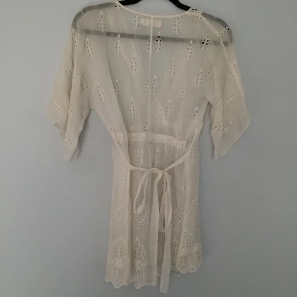 4 Love And Liberty Cream Top - Picture 4 of 4